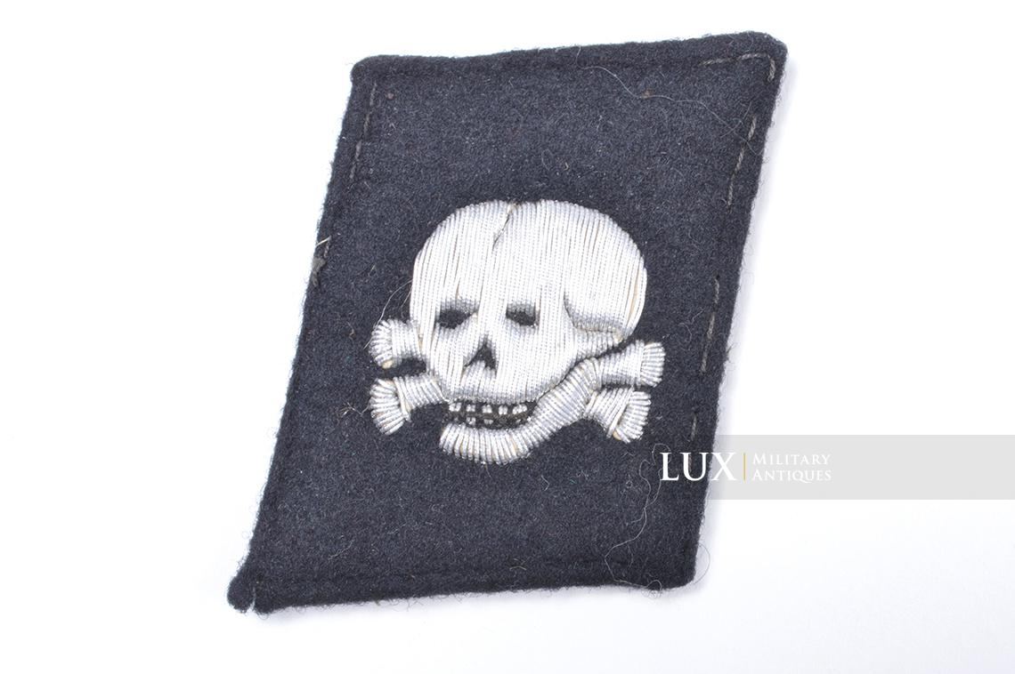 Rare coin de col Waffen-SS officier Totenkopf « vertical » avec étiquette - photo 4