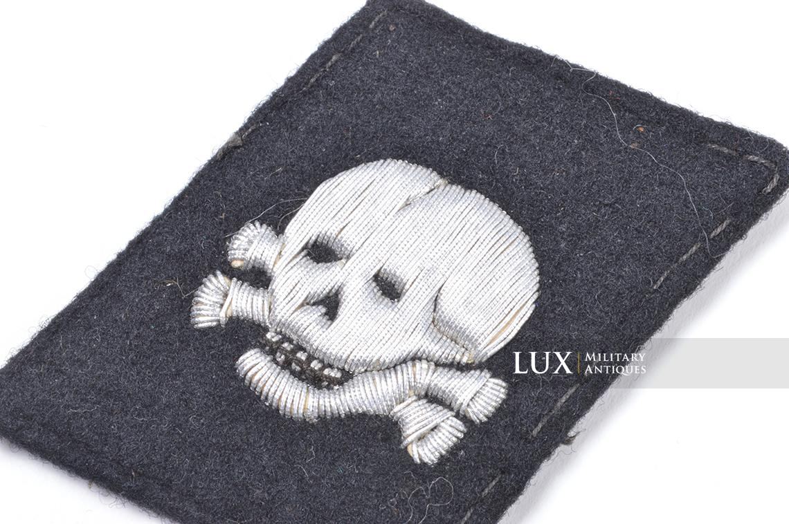 Rare coin de col Waffen-SS officier Totenkopf « vertical » avec étiquette - photo 7