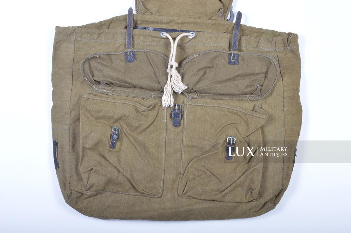 Late-war German combat backpack, unissued condition - photo 10