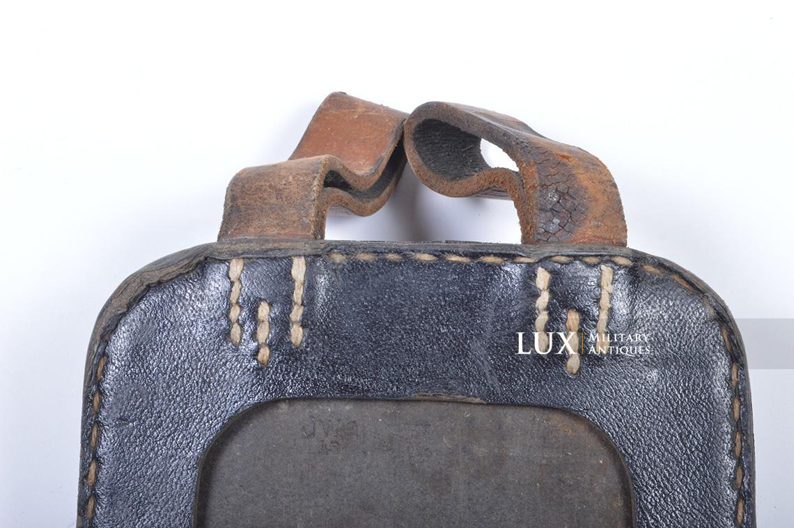 Late-war entrenching tool carrying case in black pressed cardboard, « jwa43 » - photo 8