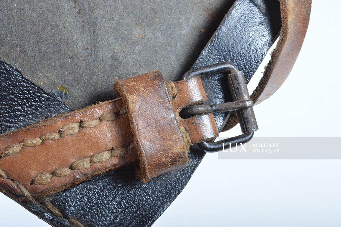 Late-war entrenching tool carrying case in black pressed cardboard, « jwa43 » - photo 12