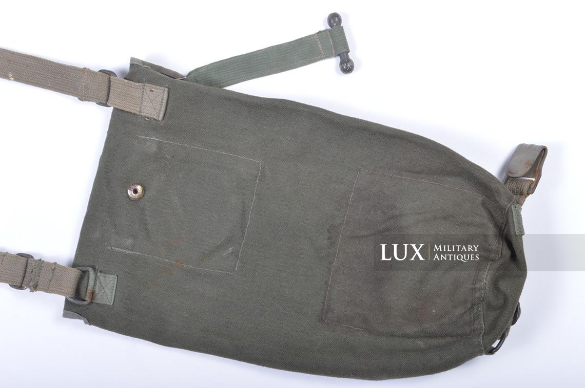 Early-war German paratrooper gas mask carrying bag, « AB » - photo 21