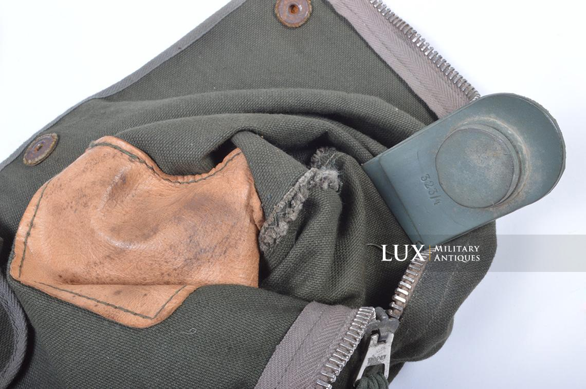 Early-war German paratrooper gas mask carrying bag, « AB » - photo 30