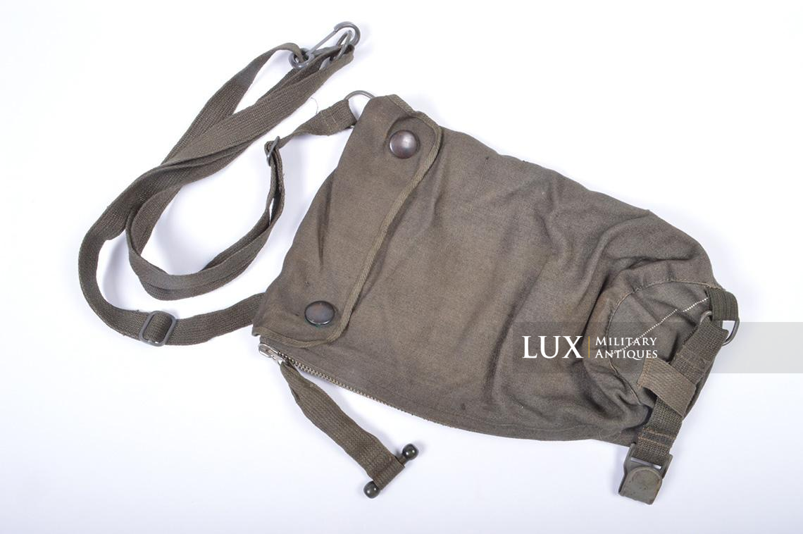Unissued late war German paratrooper gas mask carrying bag