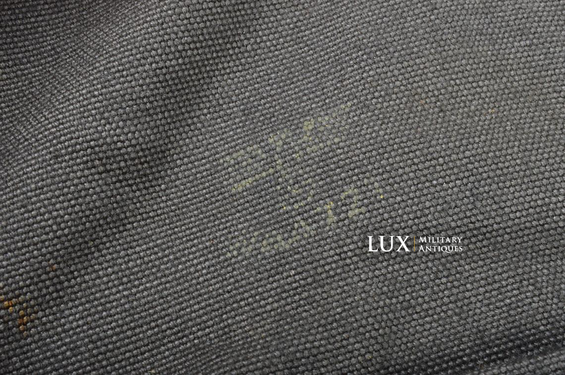 Unissued late war German paratrooper gas mask carrying bag, « ebd » - photo 15