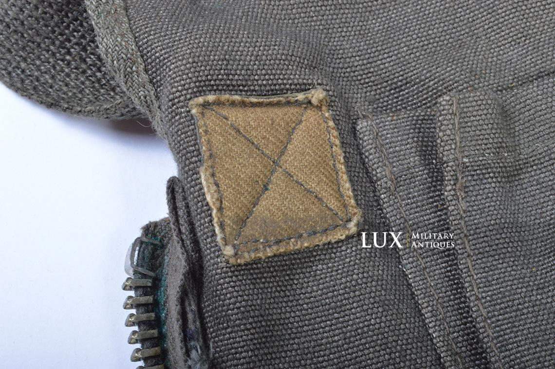 Unissued late war German paratrooper gas mask carrying bag, « ebd » - photo 27