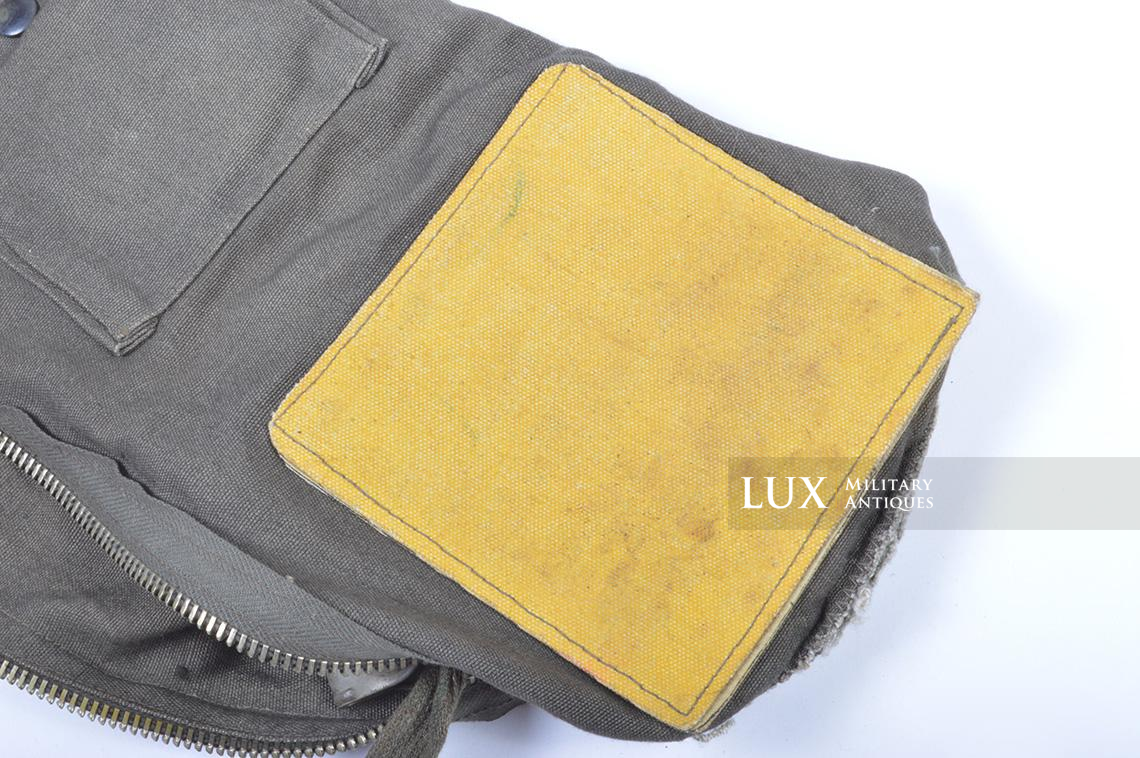 Unissued late war German paratrooper gas mask carrying bag, « ebd » - photo 31