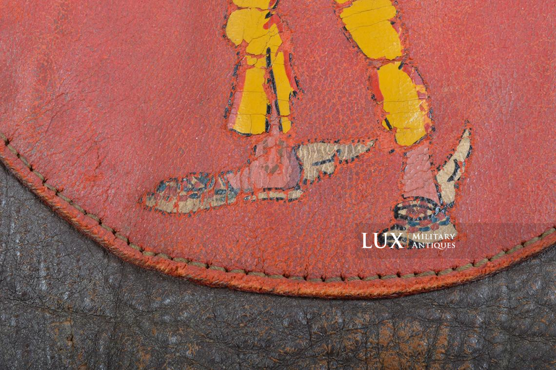 USAAF type A-2 Painted Flight Jacket « LT. RICHARD D. LODGE » Grouping , 859th Bomb Squadron , 8th Air Force , ETO - photo 14