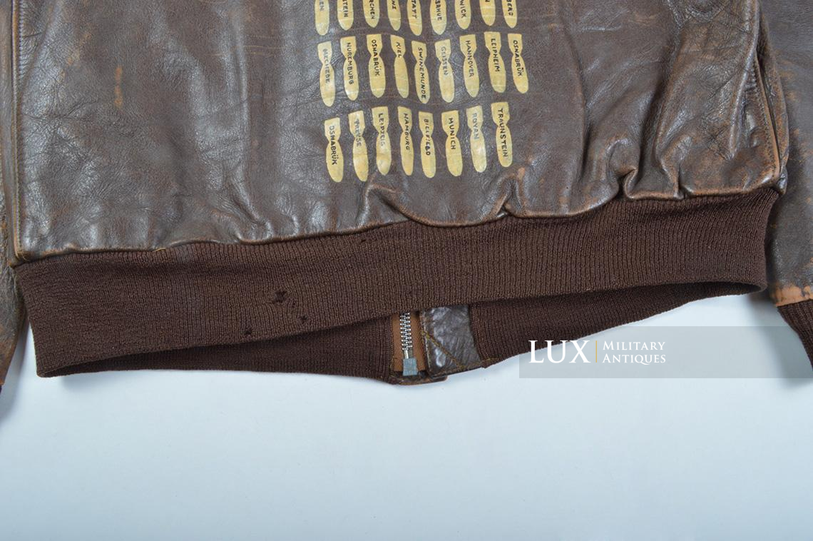USAAF type A-2 Painted Flight Jacket « LT. RICHARD D. LODGE » Grouping , 859th Bomb Squadron , 8th Air Force , ETO - photo 40