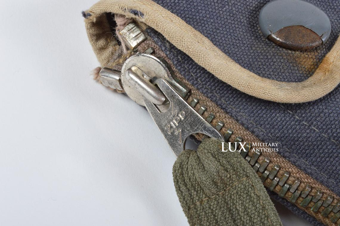 German paratrooper « Fallschirmjäger » gas mask carrying bag in rare blue fabric. - photo 15