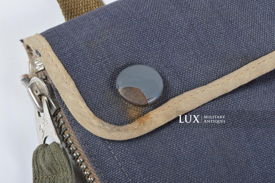 German paratrooper « Fallschirmjäger » gas mask carrying bag in rare blue fabric. - photo 16