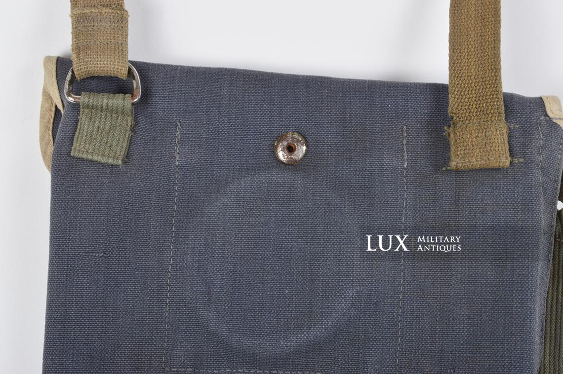 German paratrooper « Fallschirmjäger » gas mask carrying bag in rare blue fabric. - photo 23