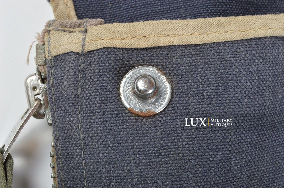 German paratrooper « Fallschirmjäger » gas mask carrying bag in rare blue fabric. - photo 30