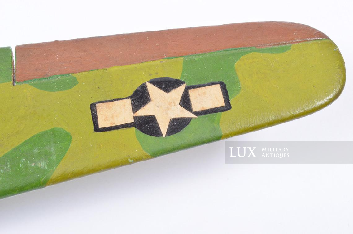 Spectaculaire maquette en bois d’un P-38 Lighting « Souvenir de Guerre » - photo 16