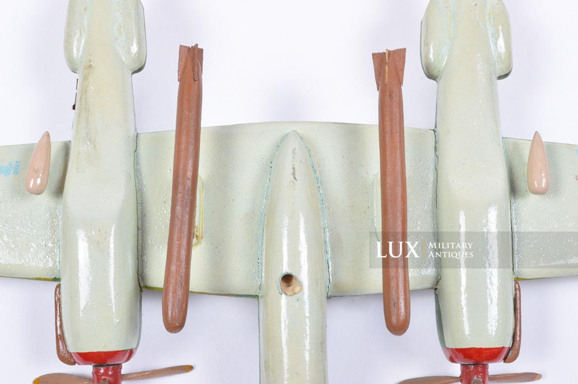 Spectaculaire maquette en bois d’un P-38 Lighting « Souvenir de Guerre » - photo 23