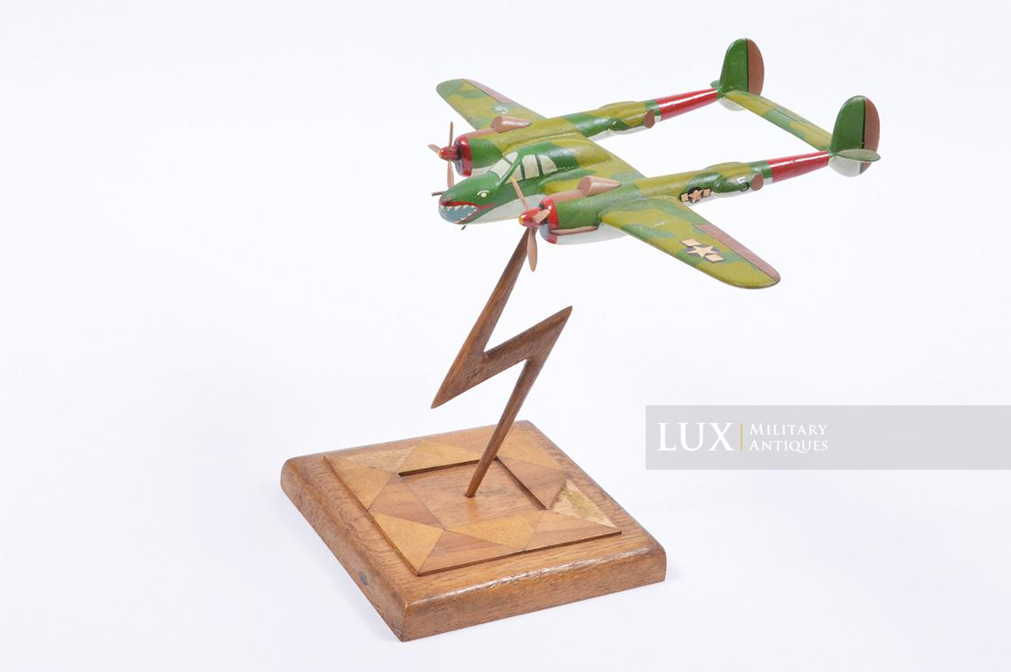 Spectaculaire maquette en bois d’un P-38 Lighting « Souvenir de Guerre » - photo 25