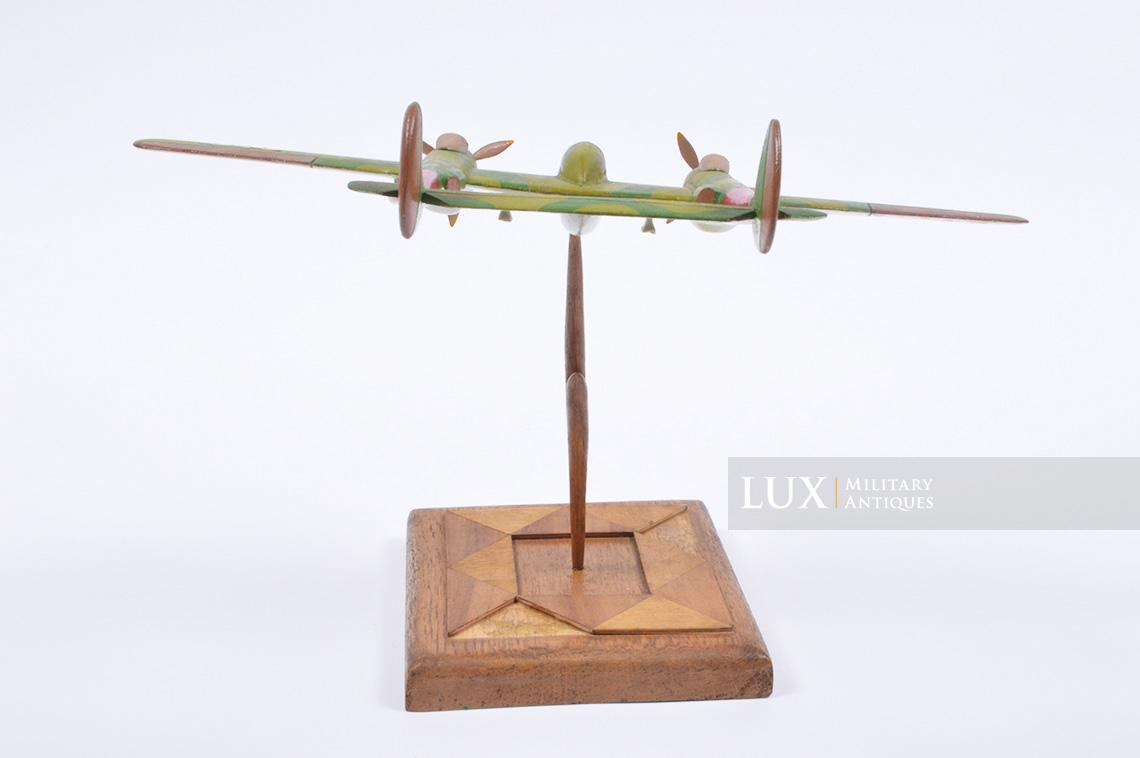 Spectaculaire maquette en bois d’un P-38 Lighting « Souvenir de Guerre » - photo 29