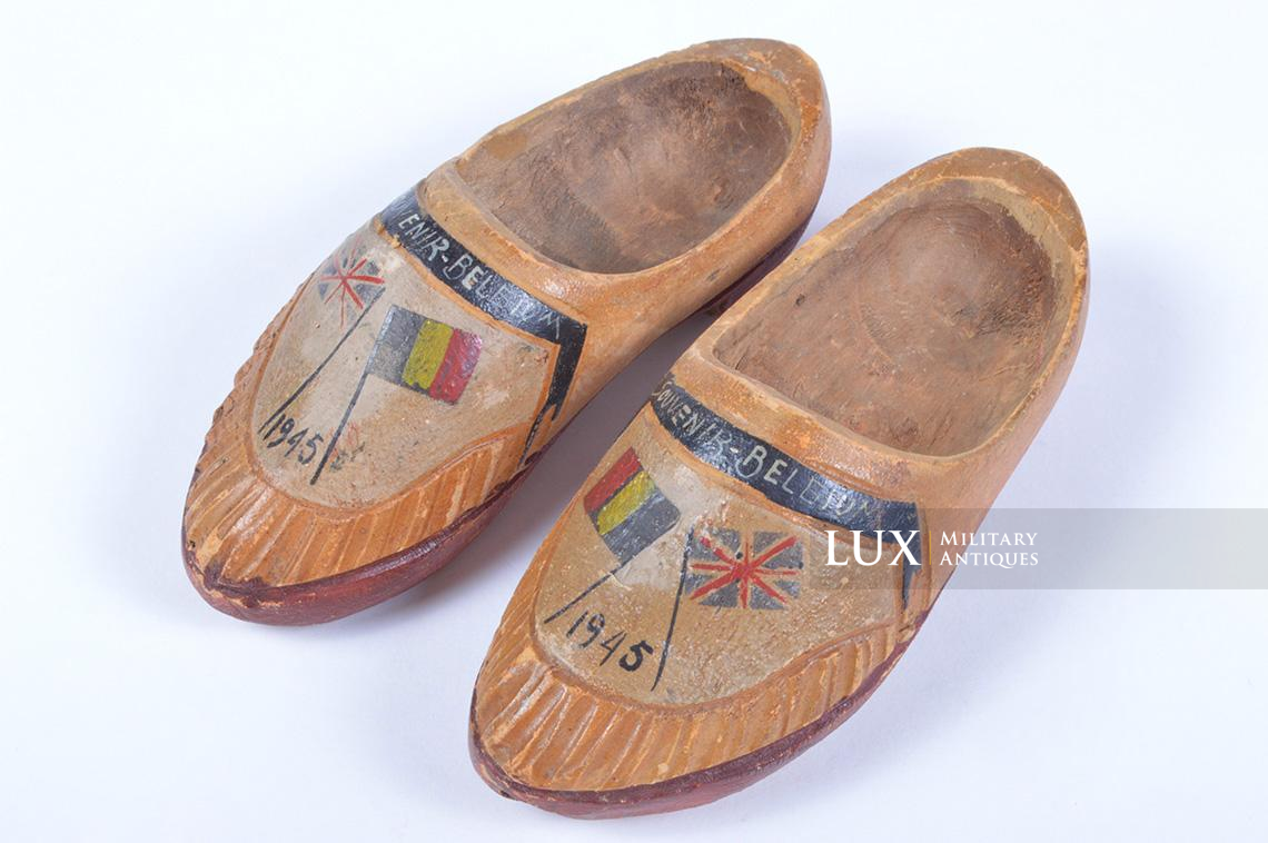 Liberation of Belgium souvenir wooden shoes - photo 4