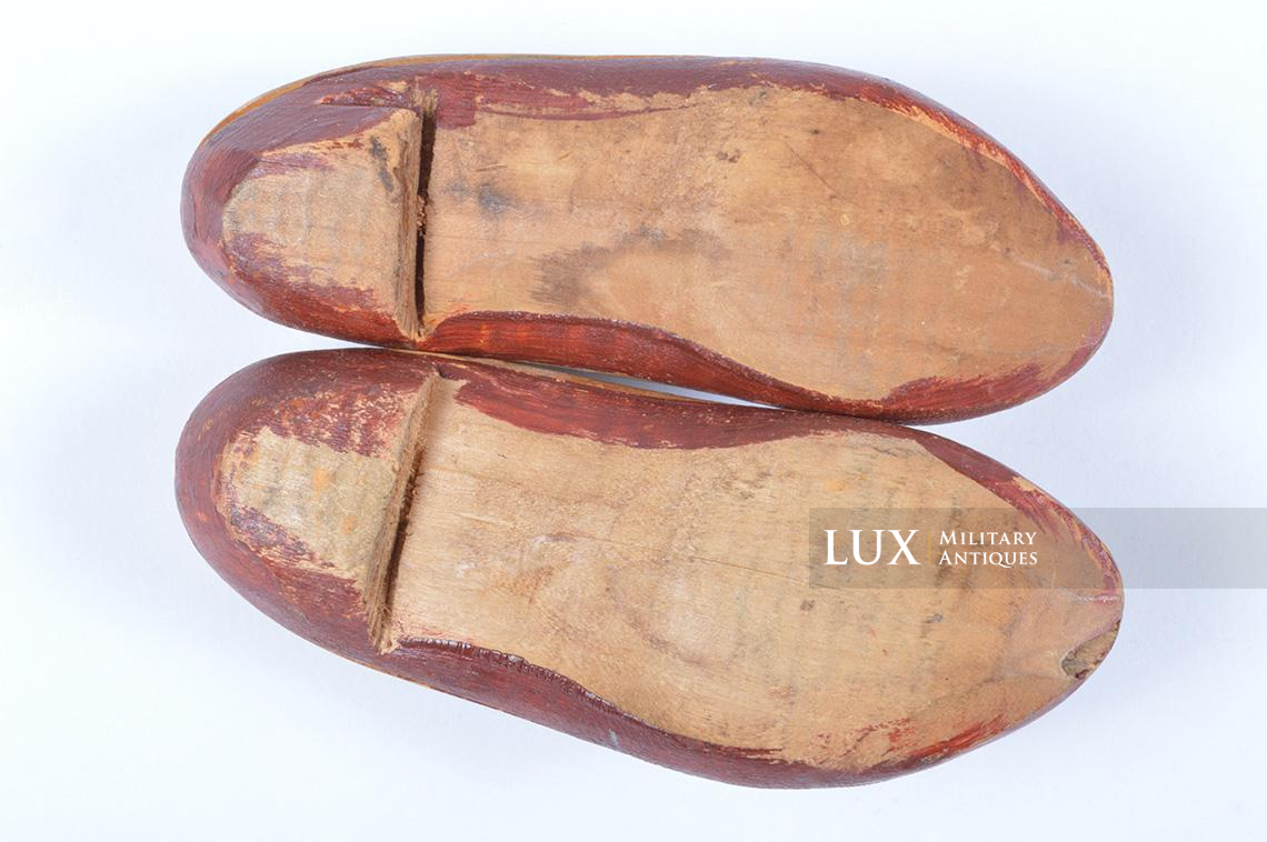 Liberation of Belgium souvenir wooden shoes - photo 9