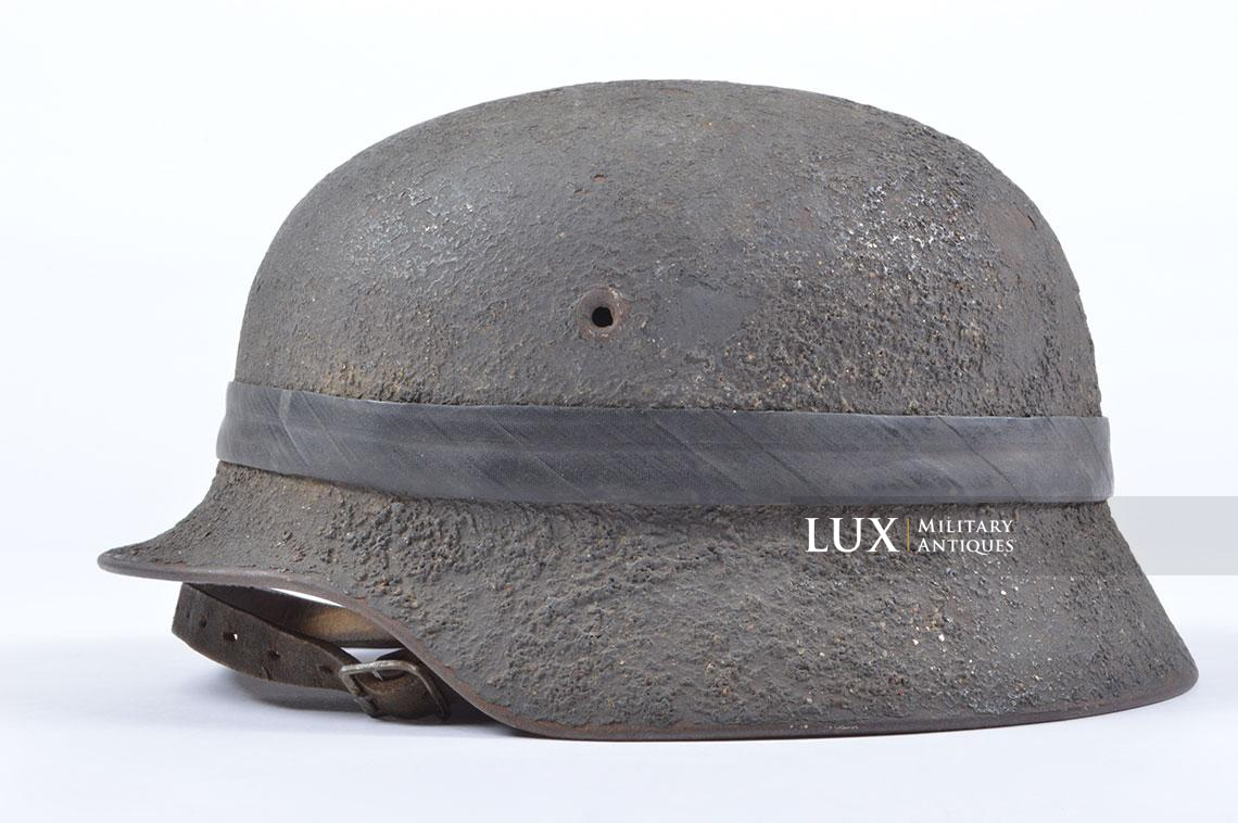 M40 Luftwaffe « Chunky » camouflage helmet, band attachment, Normandy unit marked - photo 10