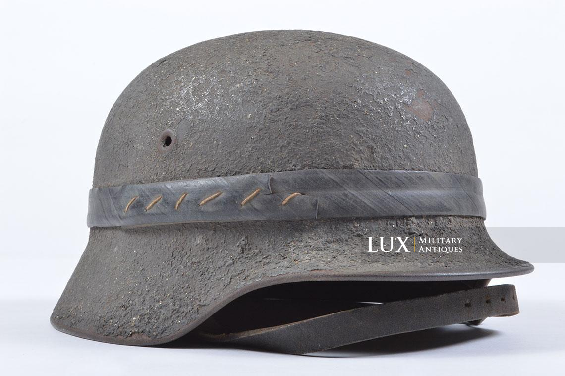 M40 Luftwaffe « Chunky » camouflage helmet, band attachment, Normandy unit marked - photo 7