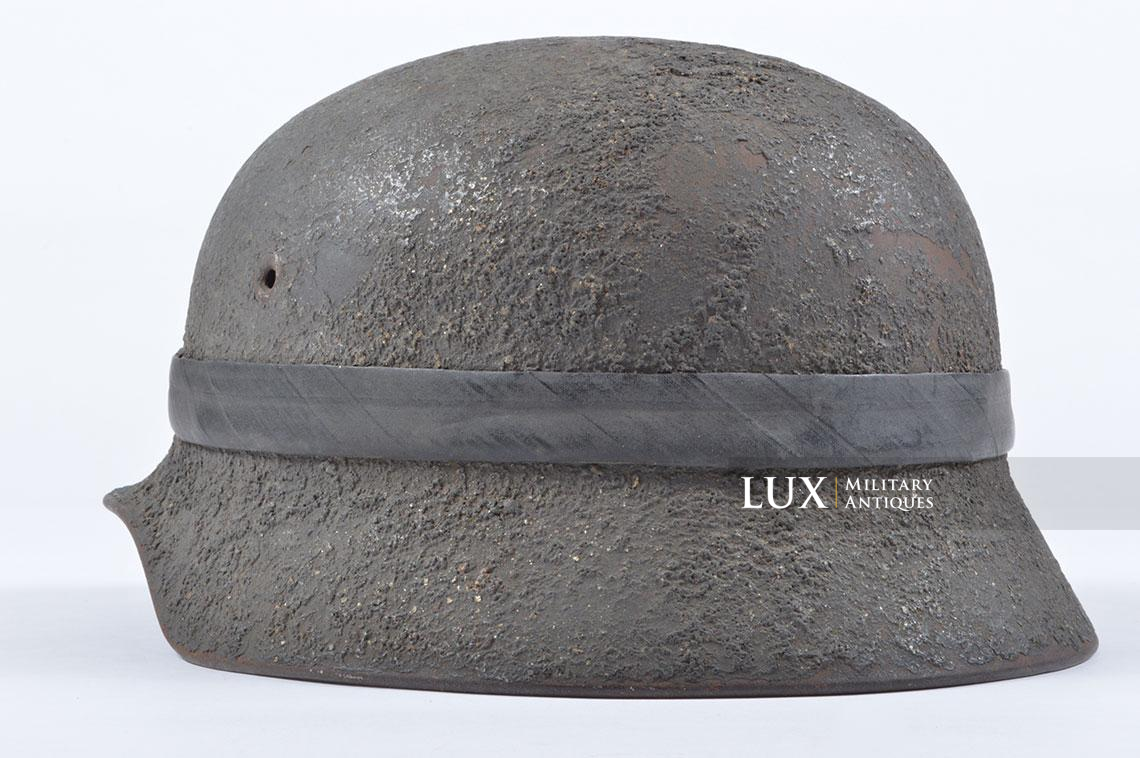M40 Luftwaffe « Chunky » camouflage helmet, band attachment, Normandy unit marked - photo 11