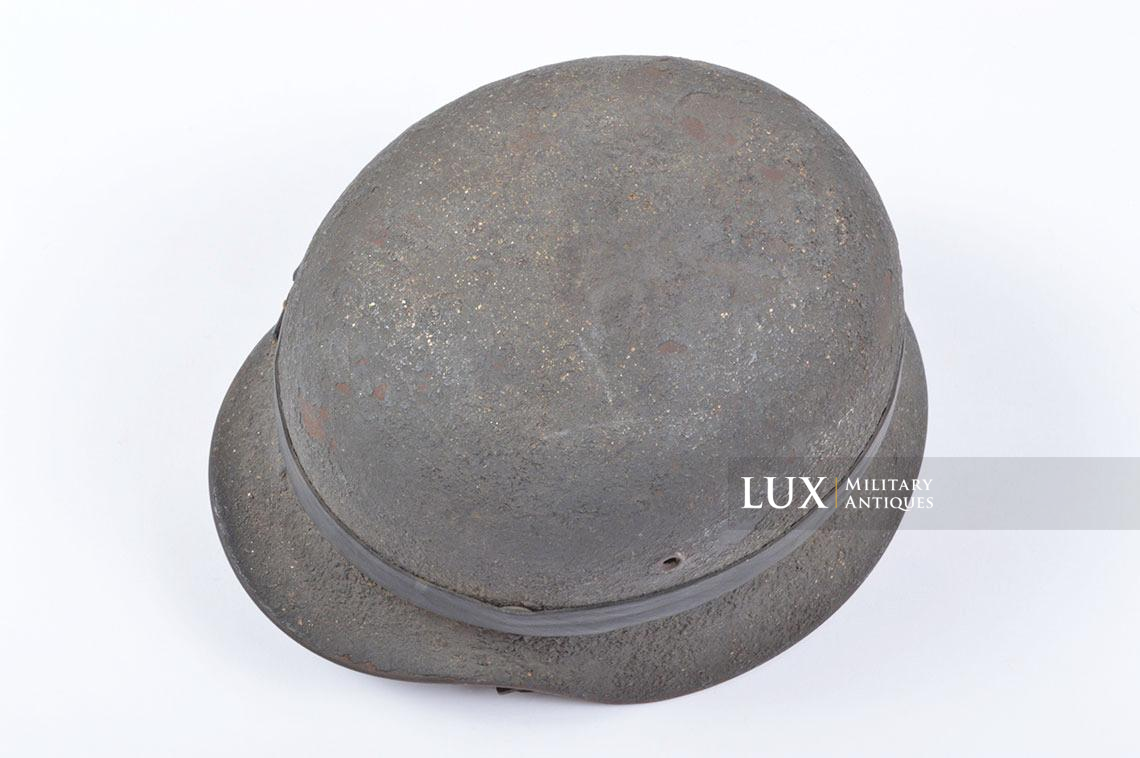 M40 Luftwaffe « Chunky » camouflage helmet, band attachment, Normandy unit marked - photo 14