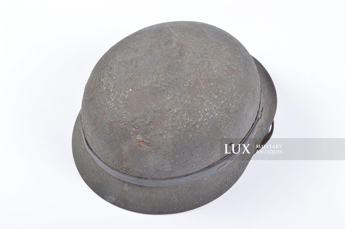 M40 Luftwaffe « Chunky » camouflage helmet, band attachment, Normandy unit marked - photo 15