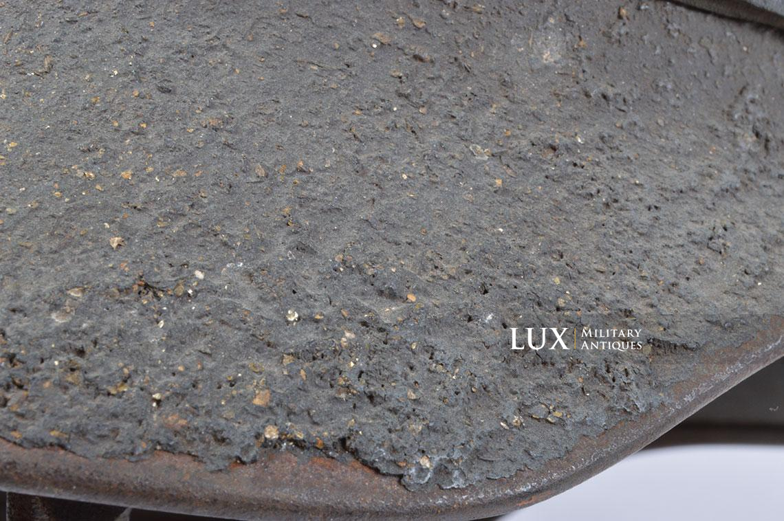 M40 Luftwaffe « Chunky » camouflage helmet, band attachment, Normandy unit marked - photo 17