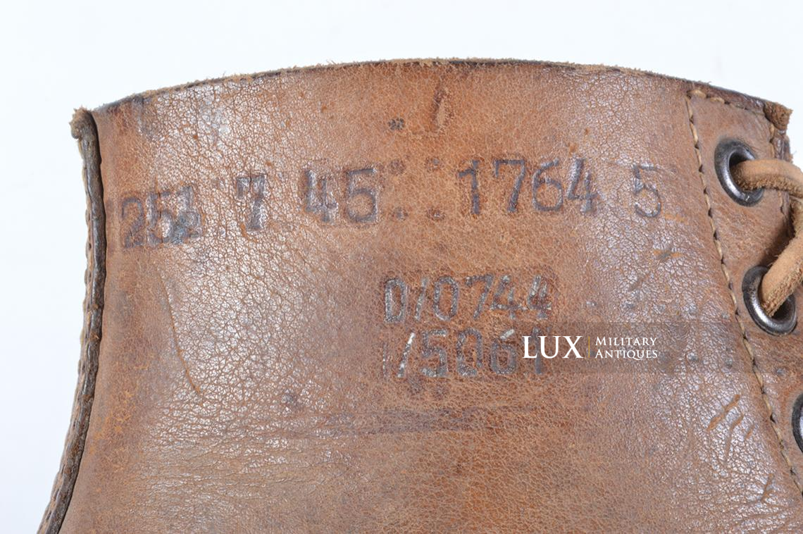 Late war German low ankle combat boots - photo 11