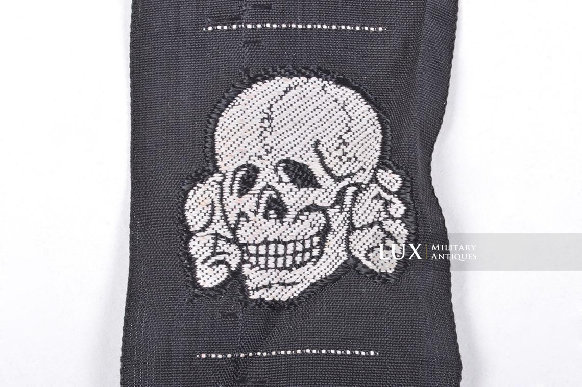 Unissued Waffen-SS bevo skulls - photo 9