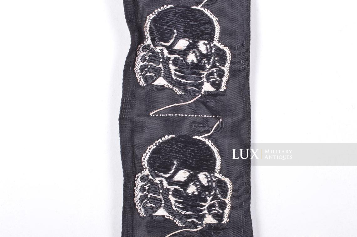 Unissued Waffen-SS bevo skulls - photo 13