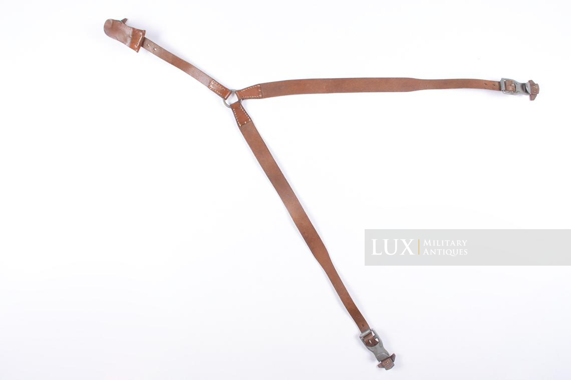 Unissued early-war Kriegsmarine Y-straps in natural brown leather, dated 1939 - photo 4