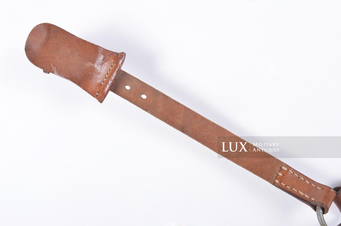 Unissued early-war Kriegsmarine Y-straps in natural brown leather, dated 1939 - photo 8