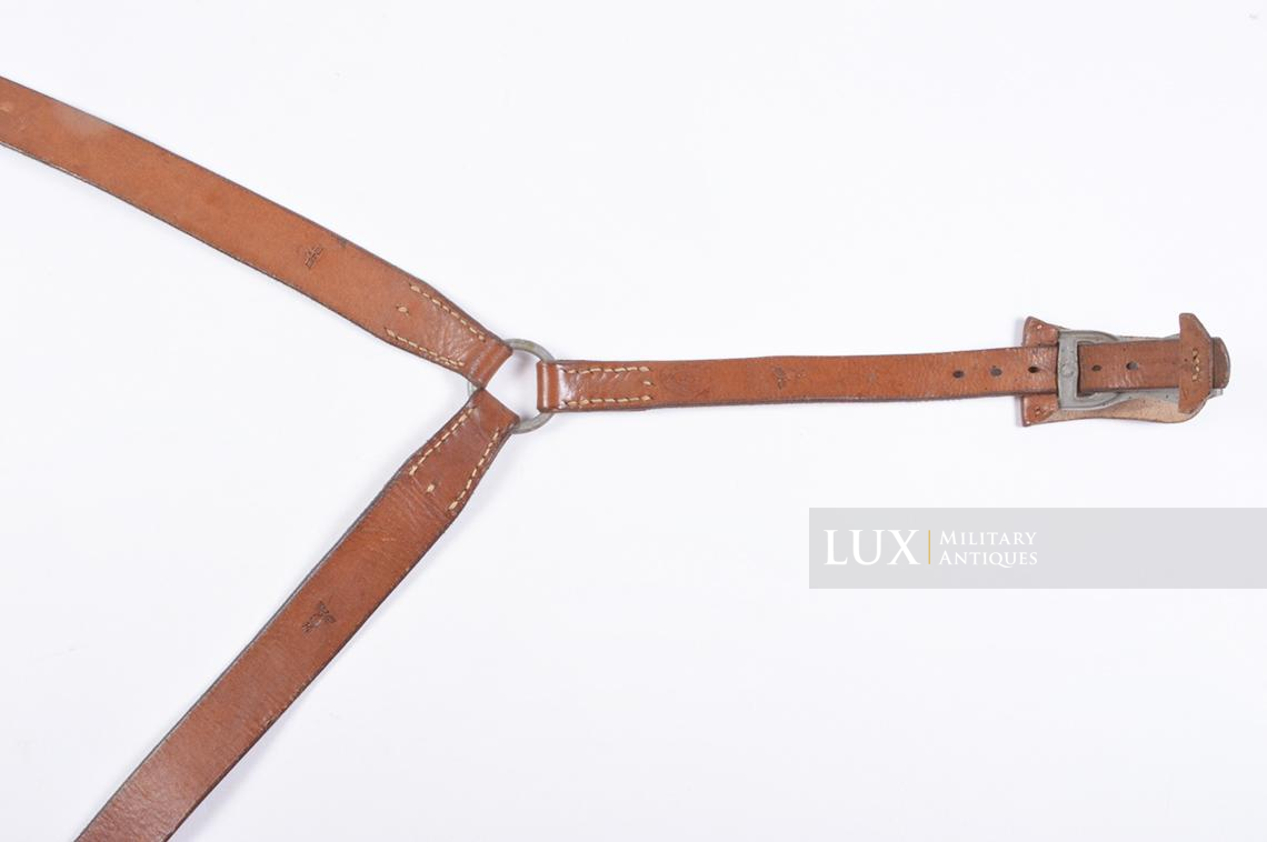 Unissued early-war Kriegsmarine Y-straps in natural brown leather, dated 1939 - photo 11