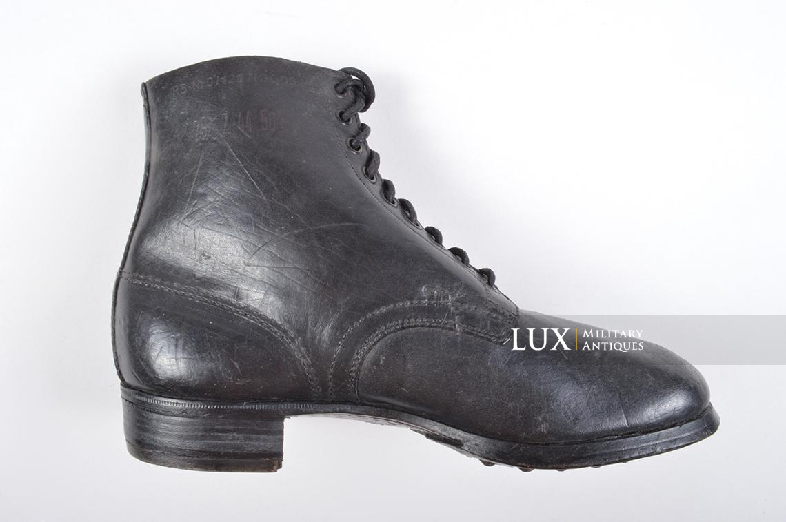 Unissued late-war German low ankle combat boots - photo 11