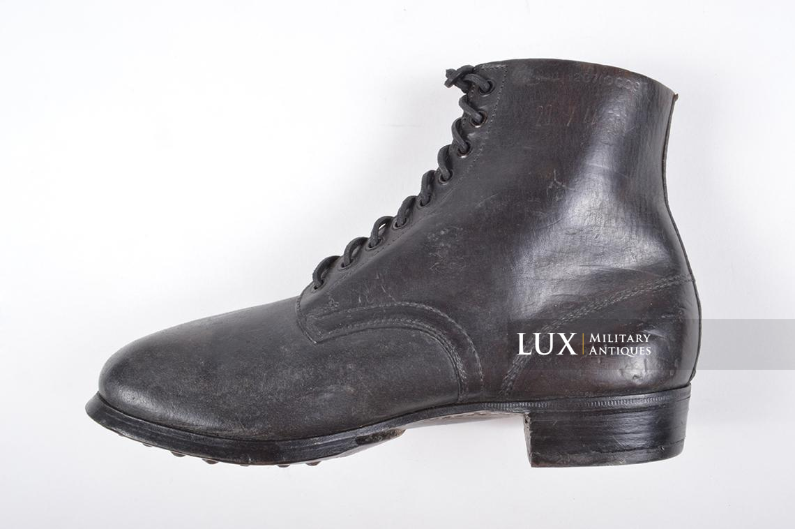Unissued late-war German low ankle combat boots - photo 24