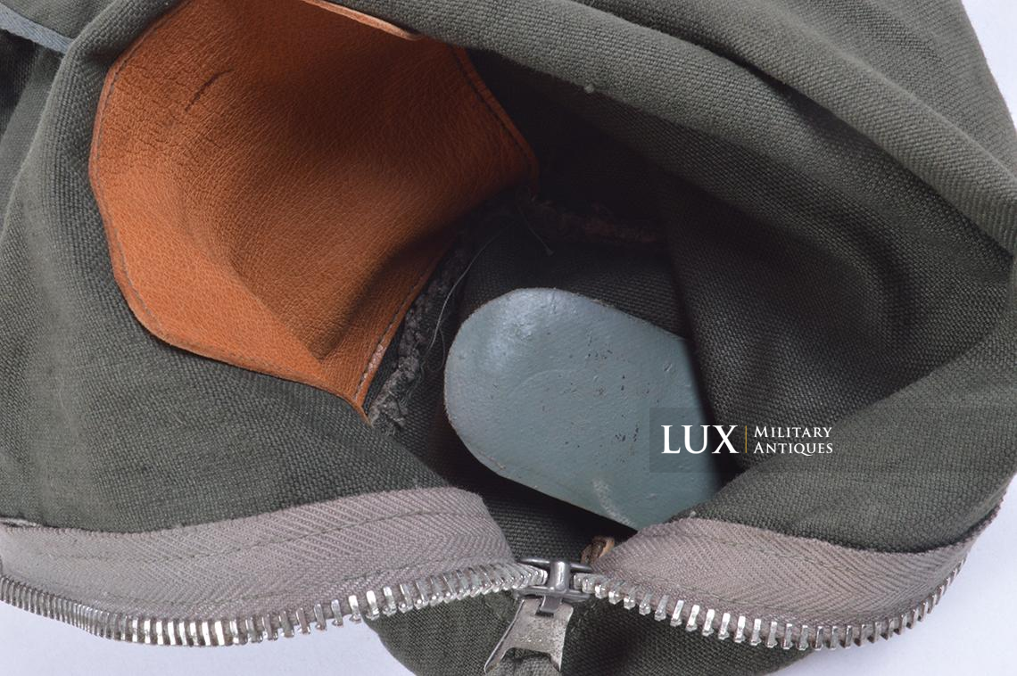 Early German paratrooper gas mask carrying bag, « BWZ » - photo 36