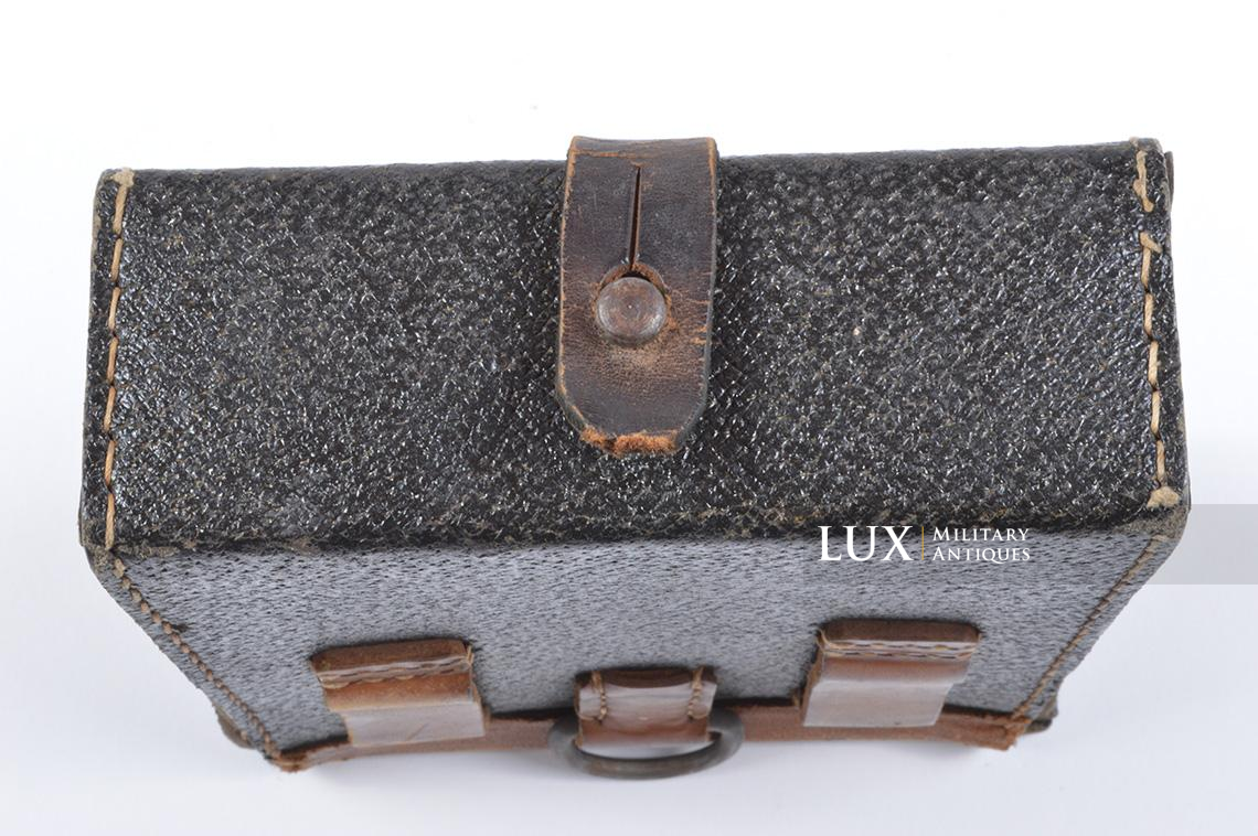 MG34/42 gunner's belt pouch in black pressed cardboard - photo 14
