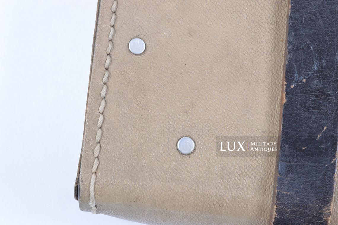 MG34/42 gunner's belt pouch in tan pressed cardboard - photo 10