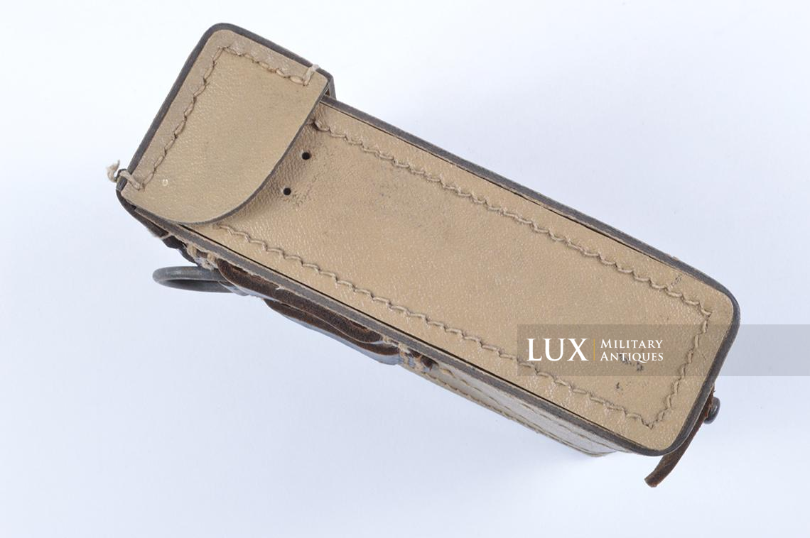 MG34/42 gunner's belt pouch in tan pressed cardboard - photo 13