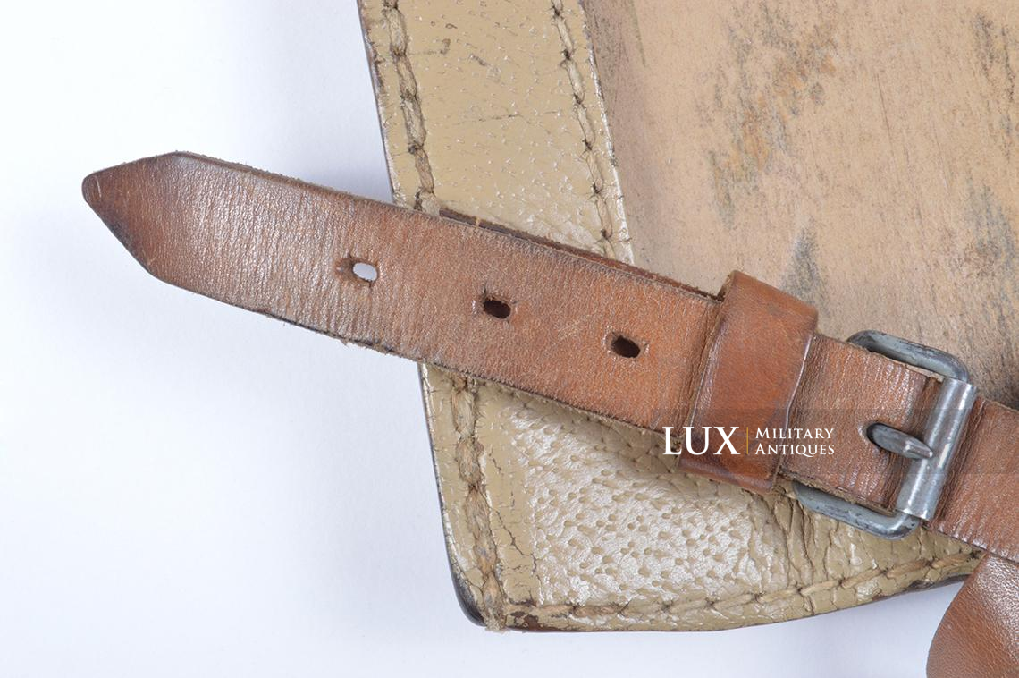 German late-war tan pressed cardboard entrenching tool carrying case, « jWa 4 » - photo 11