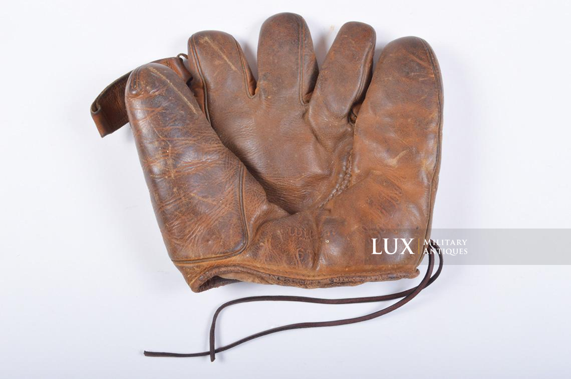 U.S. Army issued softball players mitt - Lux Military Antiques - photo 9