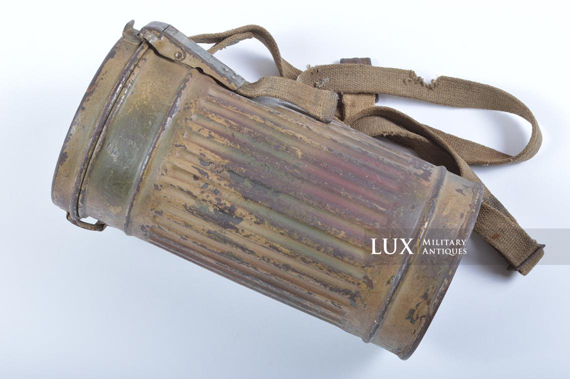 German three-tone spray camouflage gas mask canister - photo 4
