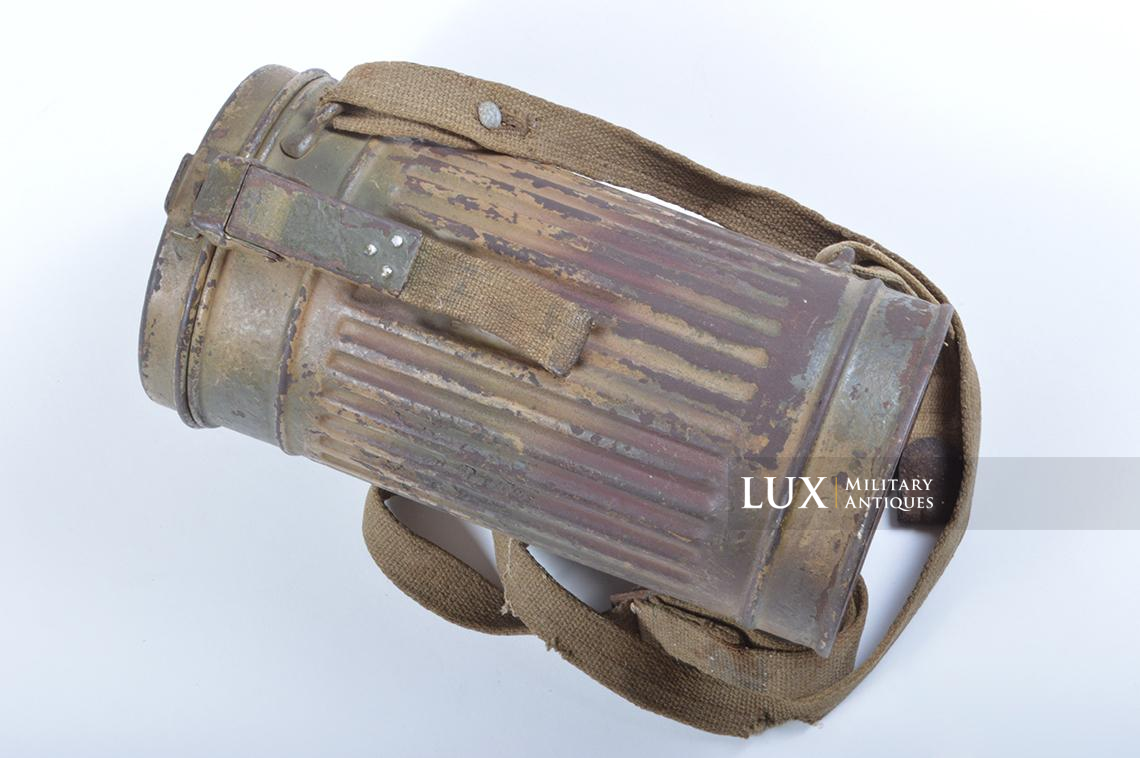 German three-tone spray camouflage gas mask canister - photo 11