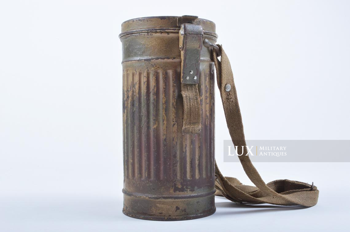 German three-tone spray camouflage gas mask canister - photo 14