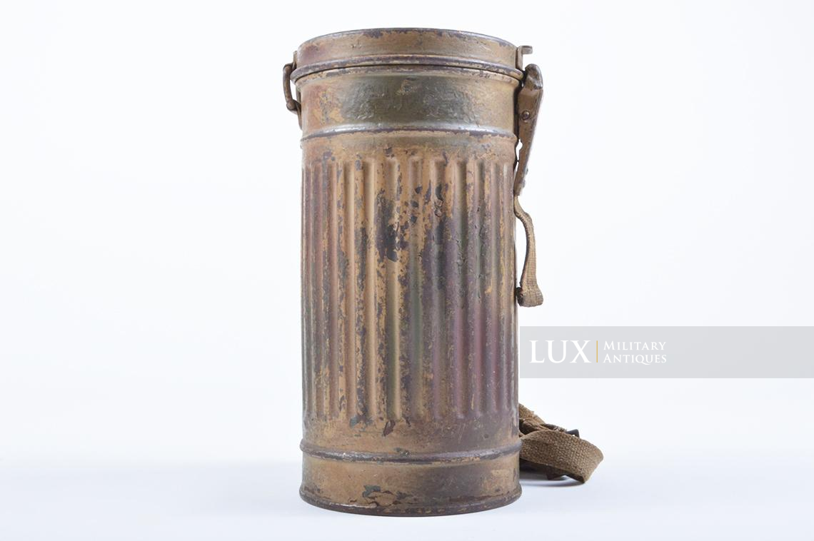German three-tone spray camouflage gas mask canister - photo 15