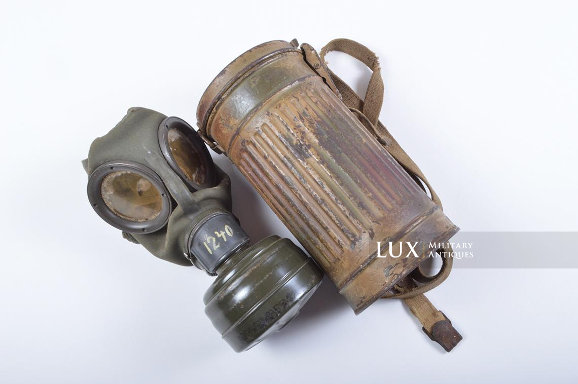German three-tone spray camouflage gas mask canister - photo 49