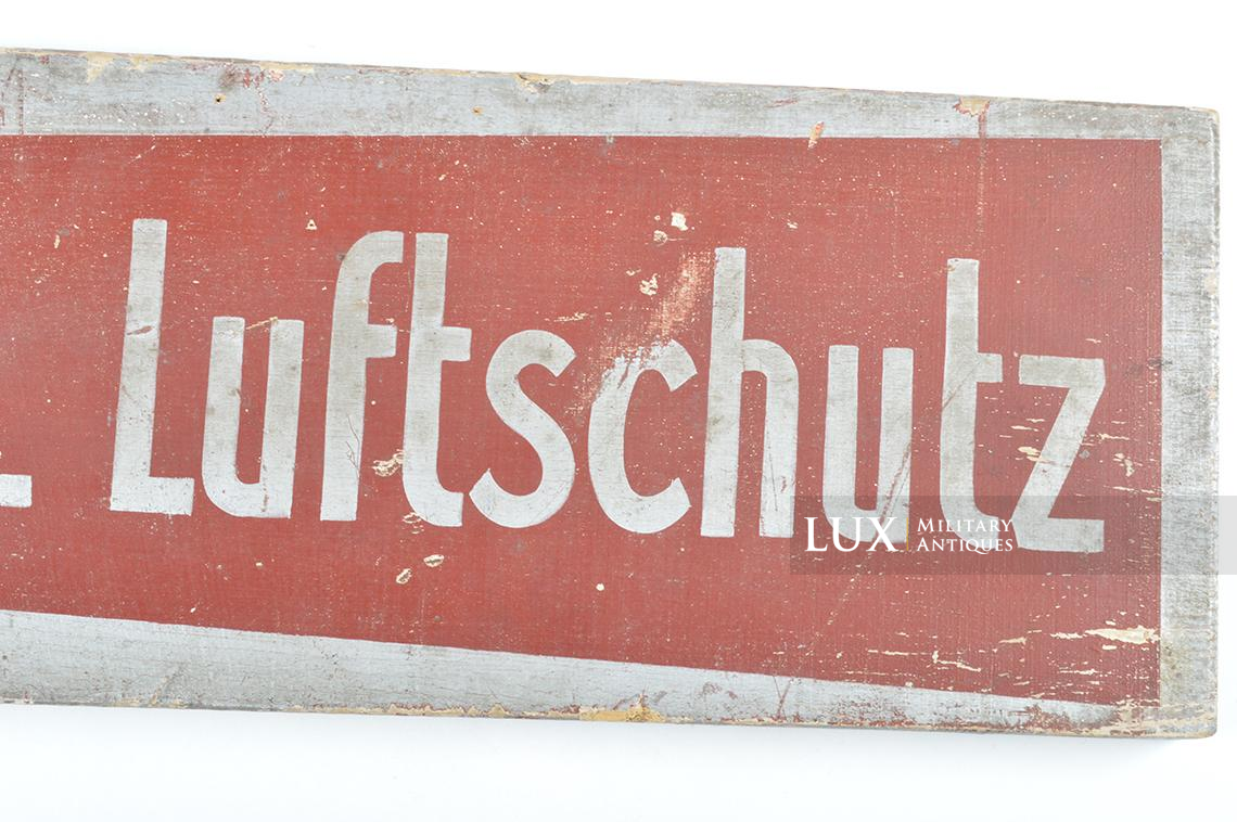 German directional sign for Luftschutz bunker - photo 8