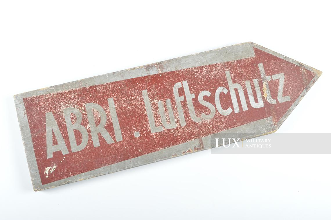 Panneau signalétique allemand, « Abri Luftschutz » - photo 9